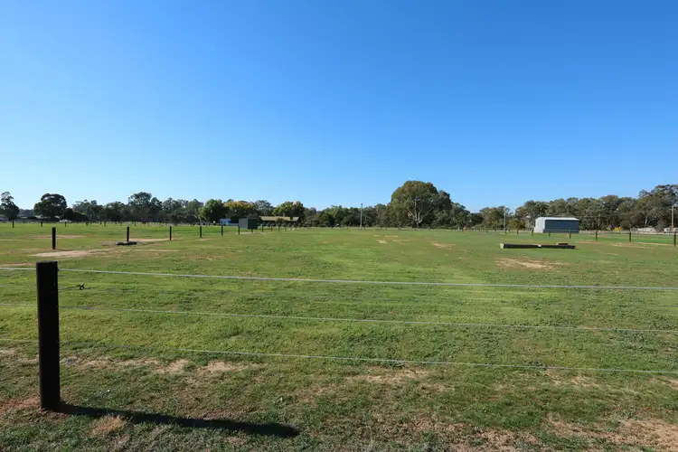 C/A 7
Sec 20 Bucknall Street, Carisbrook VIC 3464