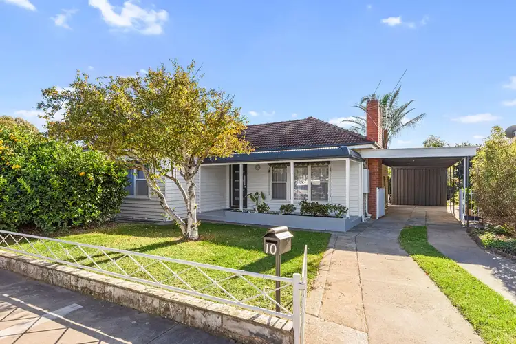 10 Derna Court, Golden Square VIC 3555