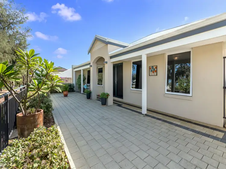 22 Mandjar Lane, Wannanup WA 6210