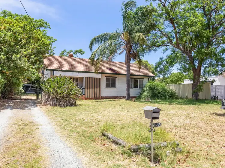 132 River View Avenue, South Guildford WA 6055