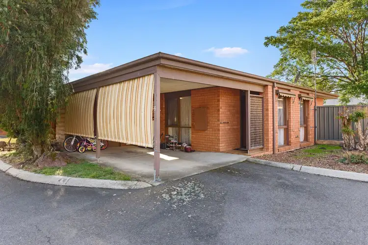 8/9 Crusoe Road, Kangaroo Flat VIC 3555