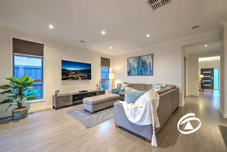 Fifth view of Homely house listing, 4 Macreadie Drive, Berwick VIC 3806