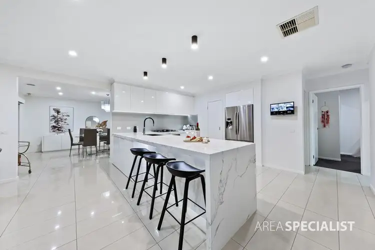 Seventh view of Homely house listing, 2 Coen Place, Caroline Springs VIC 3023
