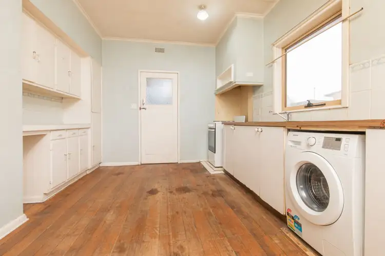Fifth view of Homely house listing, 4 Loddon Avenue, Red Cliffs VIC 3496