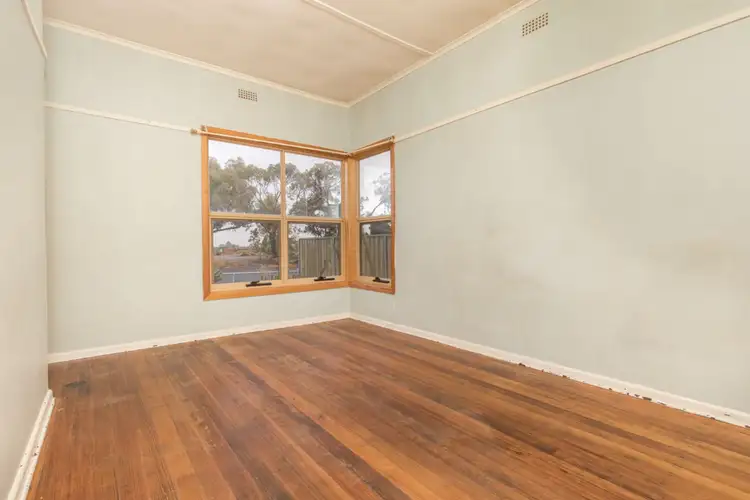 Seventh view of Homely house listing, 4 Loddon Avenue, Red Cliffs VIC 3496