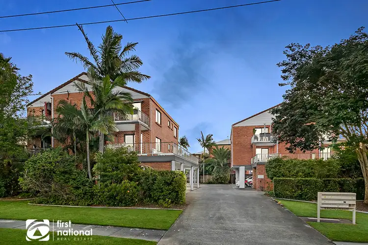 2/16 Madang Crescent, Runaway Bay QLD 4216