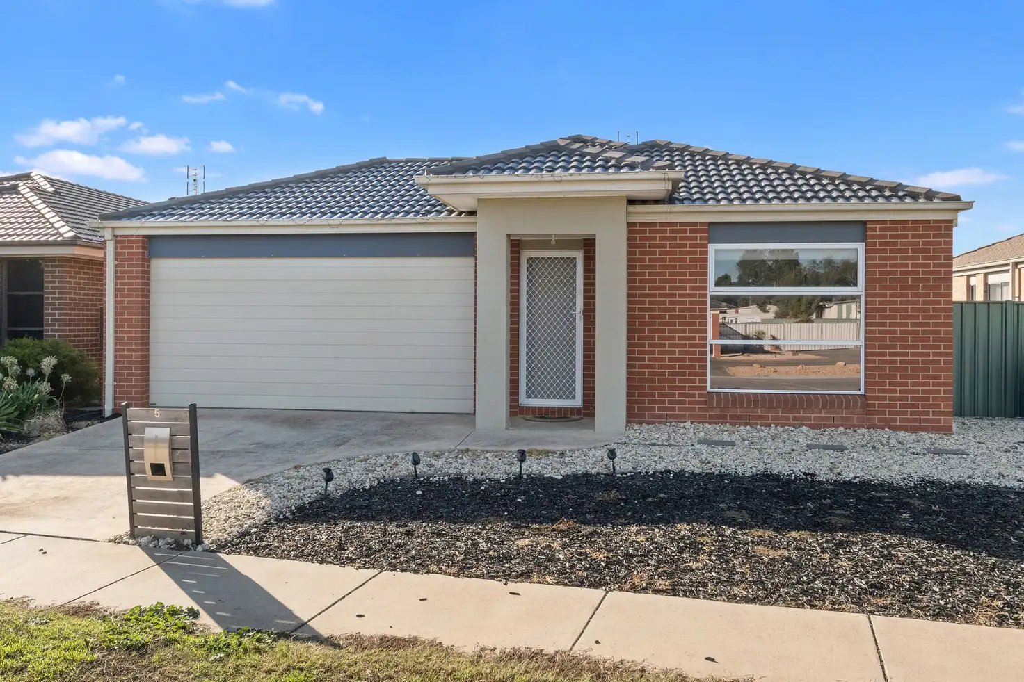 Main view of Homely house listing, 5 Arrawalli Avenue, Ascot VIC 3551