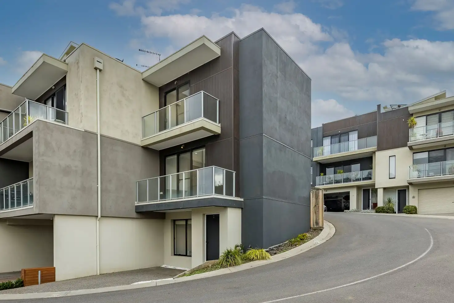 Main view of Homely townhouse listing, 21/24 Craig Street, Keilor East VIC 3033
