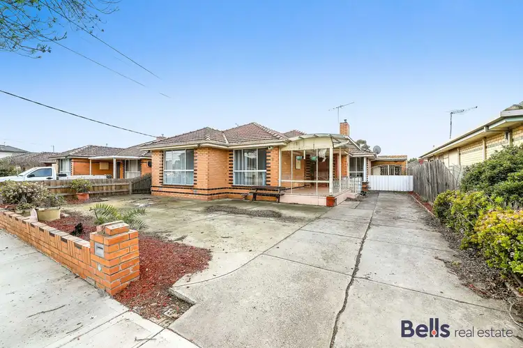 8 Phoenix Street, Sunshine North VIC 3020
