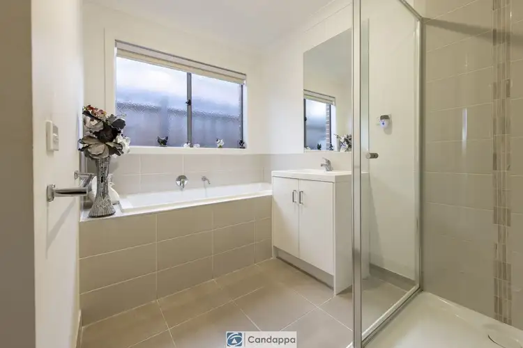 Sixth view of Homely unit listing, 11 Telford Circuit, Drouin VIC 3818