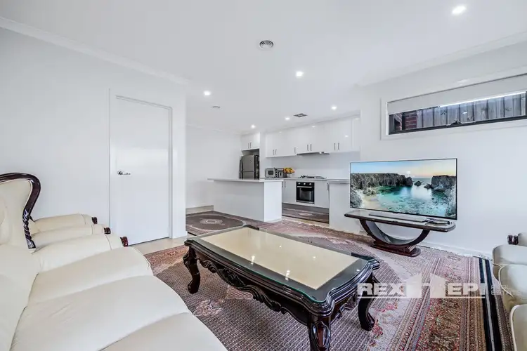Fifth view of Homely townhouse listing, 4A Sylvanwood Crescent, Narre Warren VIC 3805