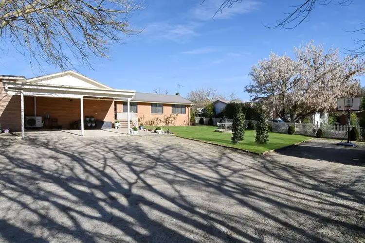 15 Macquarie Street, West Bathurst NSW 2795