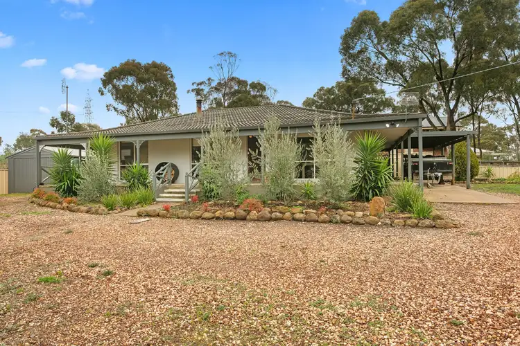 28 Dawson Drive, Maiden Gully VIC 3551