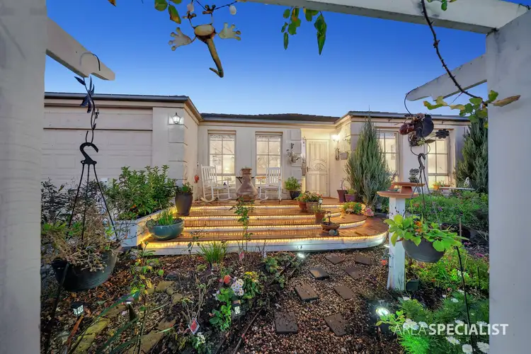 10 McCartney Drive, Narre Warren South VIC 3805