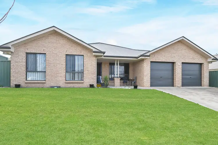 2 Colonial Circuit, Kelso NSW 2795