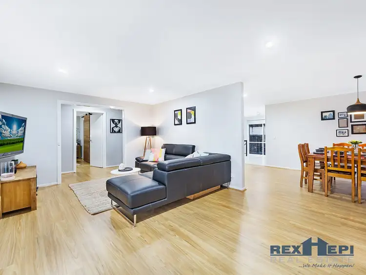 Second view of Homely house listing, 17 Heatherlea Crescent, Narre Warren VIC 3805
