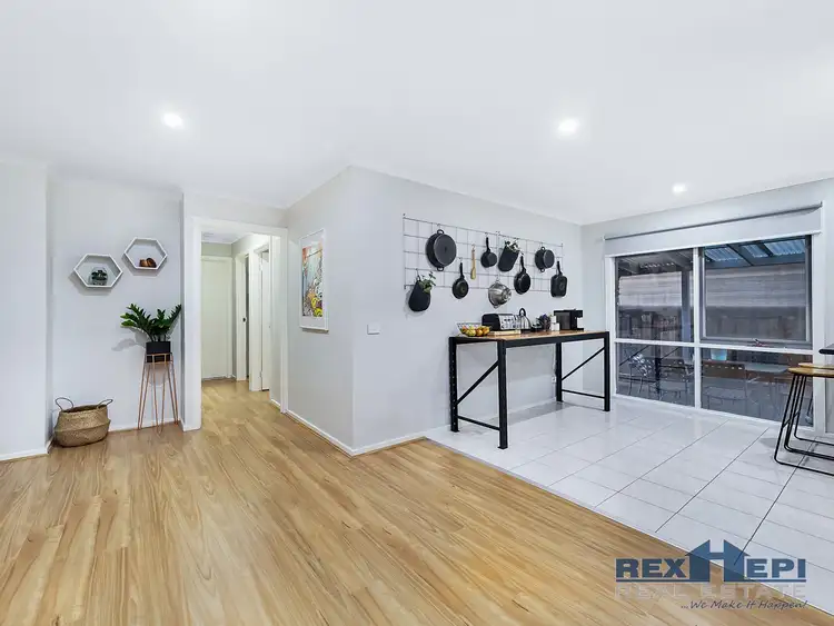 Fifth view of Homely house listing, 17 Heatherlea Crescent, Narre Warren VIC 3805