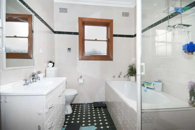 Fifth view of Homely house listing, 28 Esrom Street, West Bathurst NSW 2795