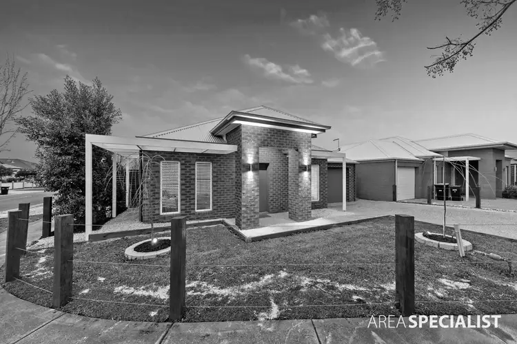 1 Ridgegreen View, Caroline Springs VIC 3023