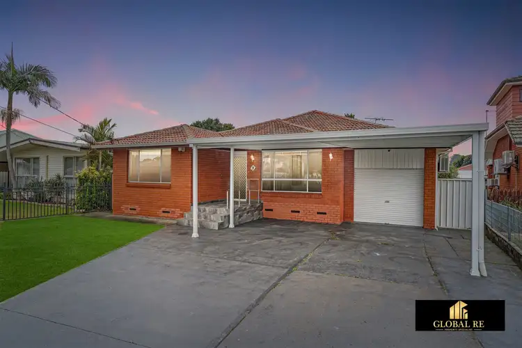 9 Chadwick Crescent, Fairfield West NSW 2165