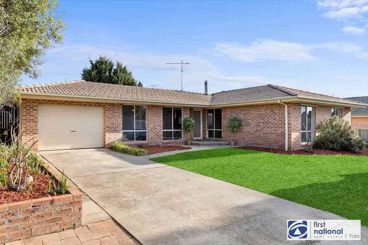 9 Walker Place, Yass NSW 2582