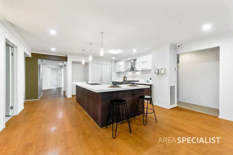 Sixth view of Homely house listing, 5 St James Close, Burnside Heights VIC 3023