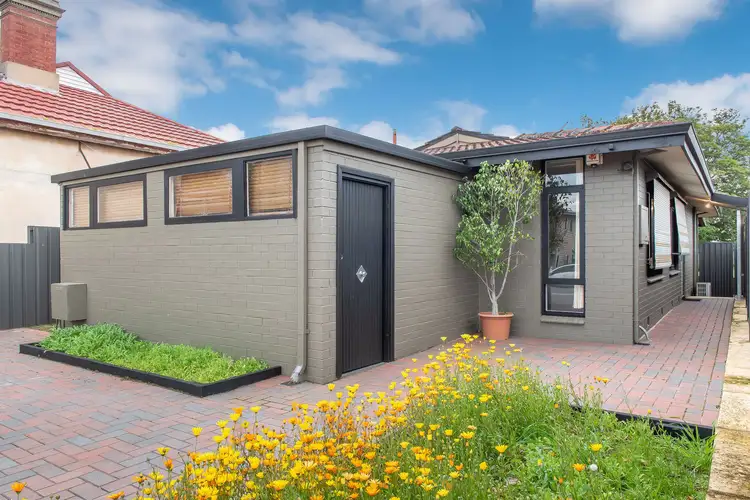 14 Bayley Street