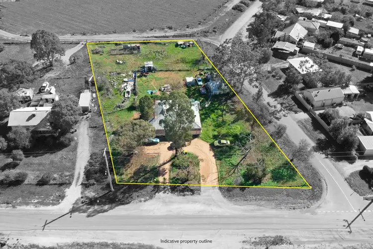 Second view of Homely house listing, 703 Woomera Avenue, Red Cliffs VIC 3496