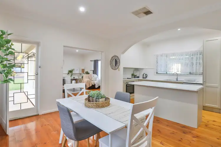 Fifth view of Homely house listing, 2 Merebin Court, Merbein VIC 3505