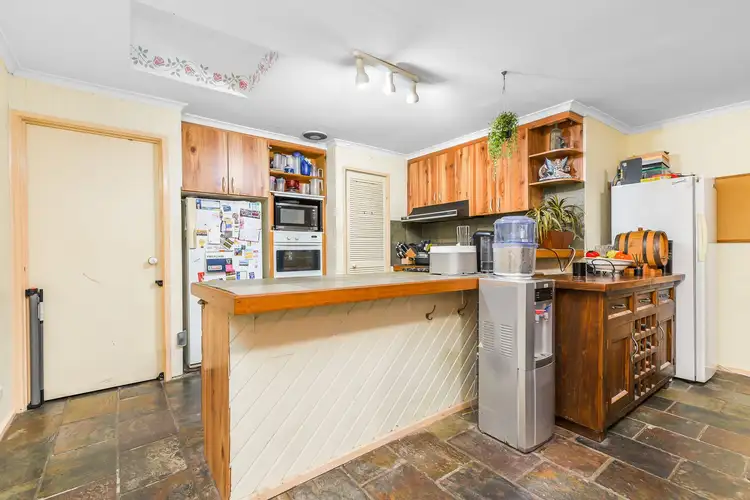 Fifth view of Homely house listing, 10 The Close, Scoresby VIC 3179