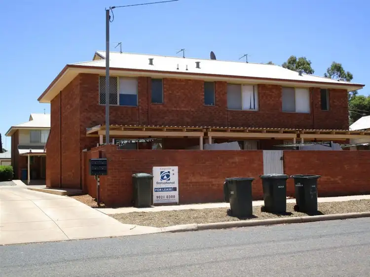 12 Hanbury Street