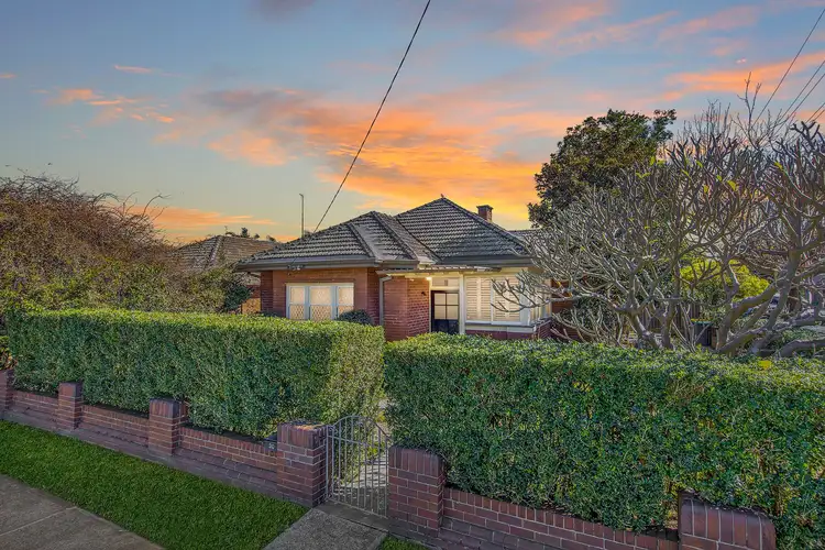 30 Stewart Avenue, Hamilton East NSW 2303