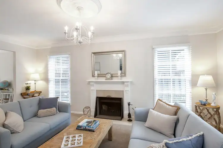 Main view of Homely house listing, 10 Pearl Beach Drive, Pearl Beach NSW 2256