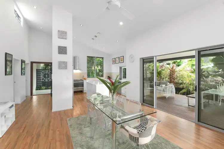 16 Michelia Street, Palm Cove QLD 4879