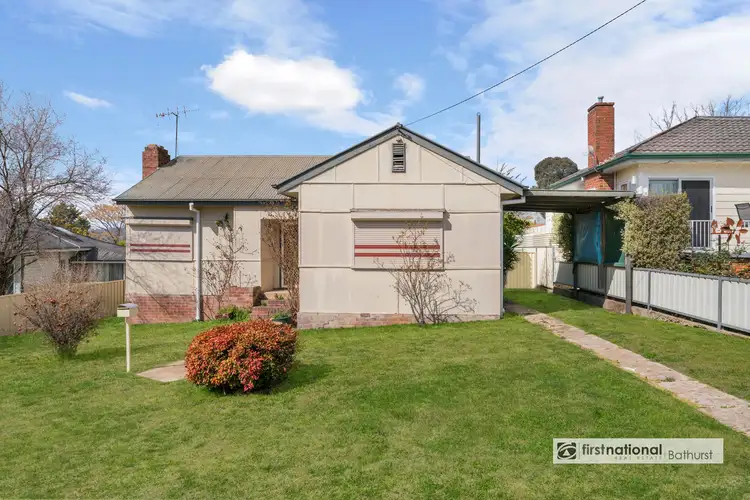 4 Moodie Place, West Bathurst NSW 2795