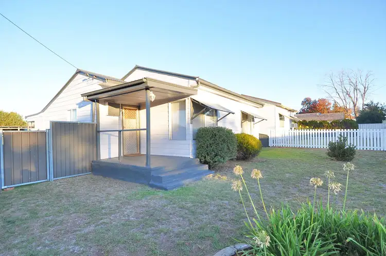 6 Pacific Way, West Bathurst NSW 2795