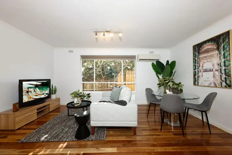 15 Royal Avenue