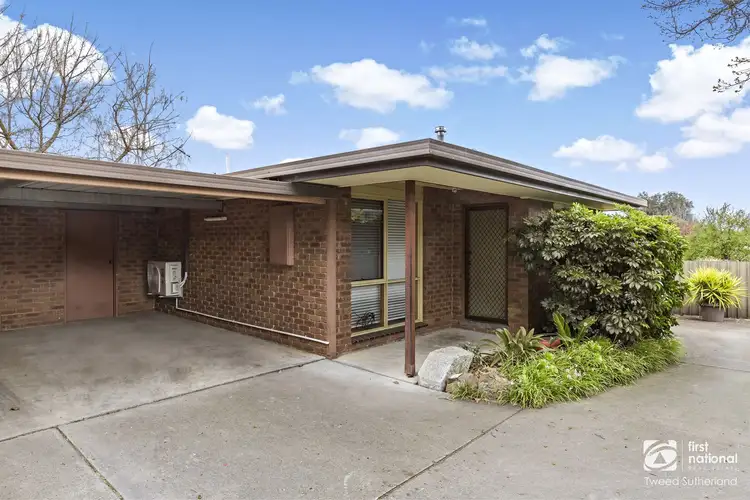 Main view of Homely unit listing, 2/4 Curtin Street, Flora Hill VIC 3550