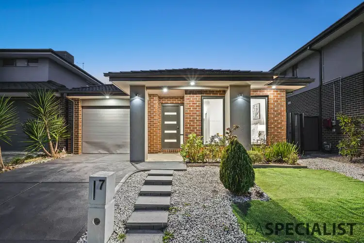 7 Trillium Boulevard, Cranbourne North VIC 3977