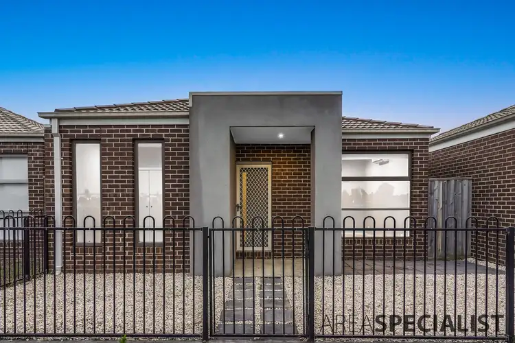 9 Coberley Way, Cranbourne North VIC 3977