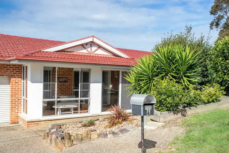 4 Berrima Parade, Surfside NSW 2536