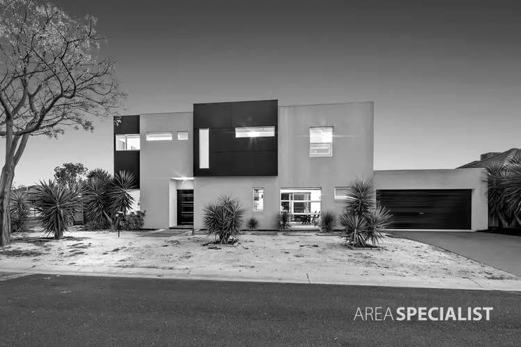 44 Edgbaston Parade, Caroline Springs VIC 3023