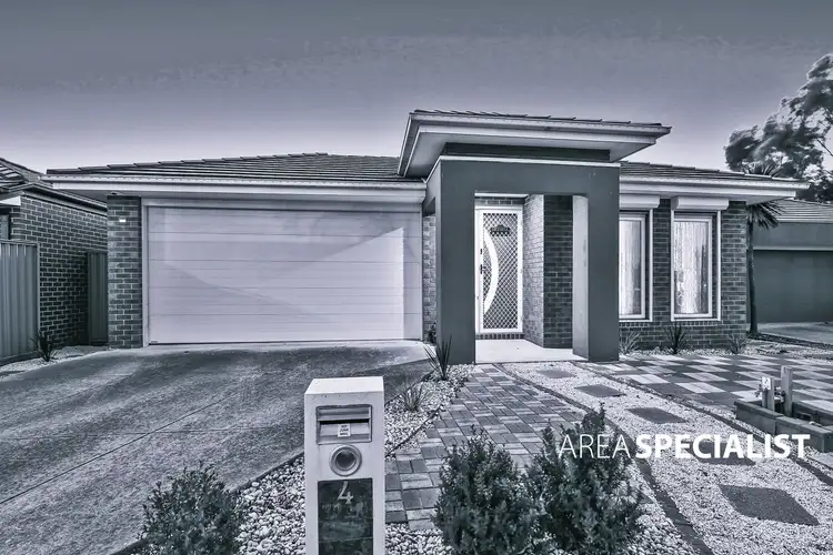 4 McEwan Drive, Cranbourne East VIC 3977