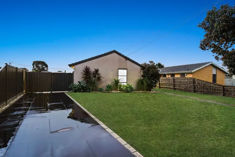 31 Valepark Crescent, Cranbourne VIC 3977