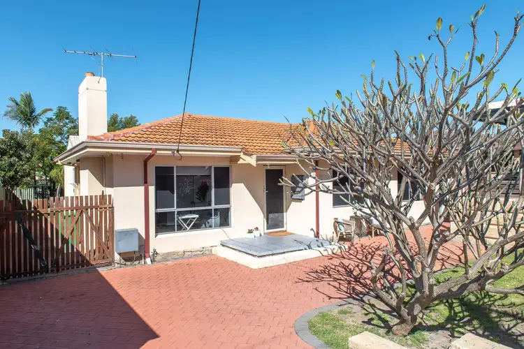 16 Gatton Way, Embleton WA 6062