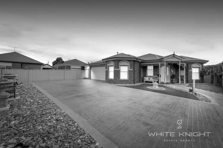 13 Hammersley Place, Caroline Springs VIC 3023