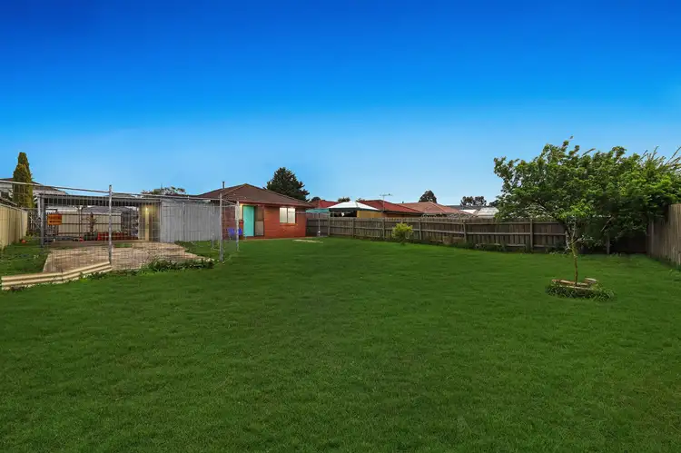 Fifth view of Homely house listing, 31 Shakespeare Drive, Delahey VIC 3037