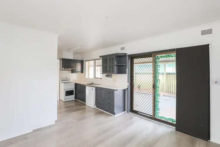 Sixth view of Homely house listing, 8 Bundarra Court, Mildura VIC 3500