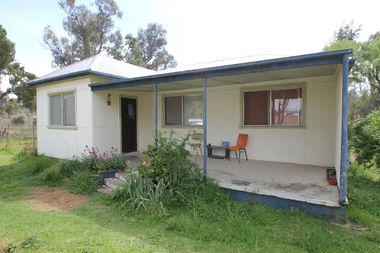 1 Ballandean Street, Jennings NSW 4383