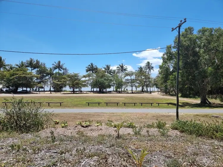 8 Sandpiper Street, East Trinity QLD 4871
